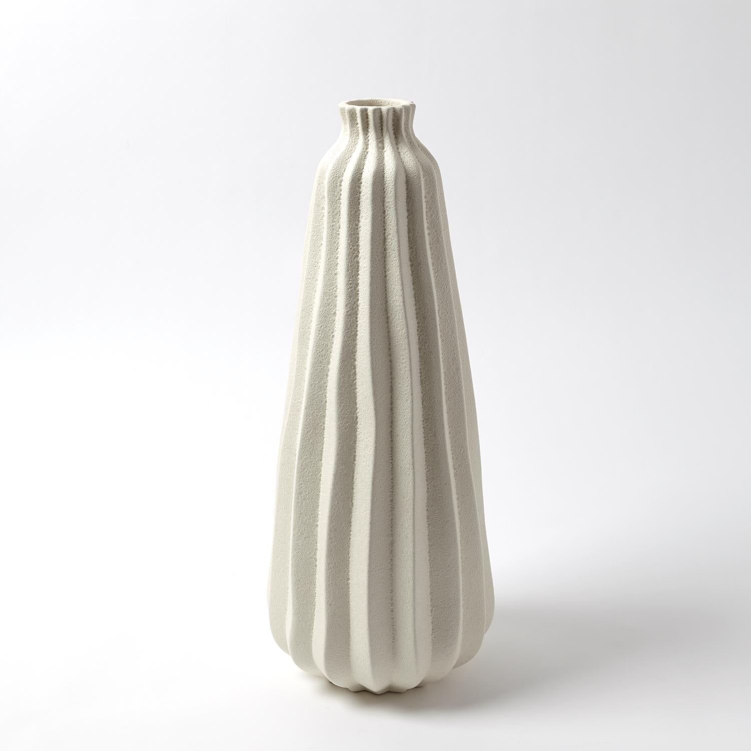 Global Views Lithos Vase
