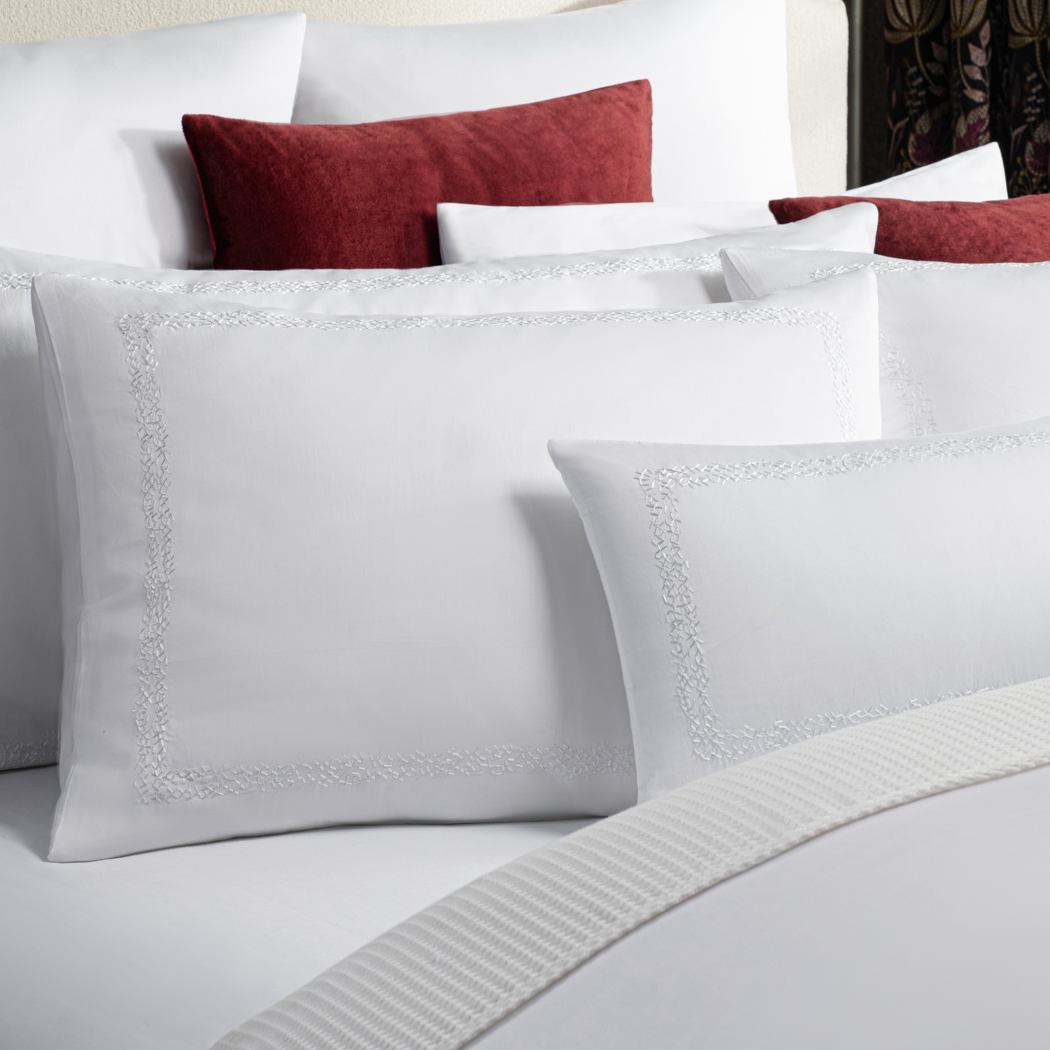 AVA Fine Linen SoHo Duvet Set- White