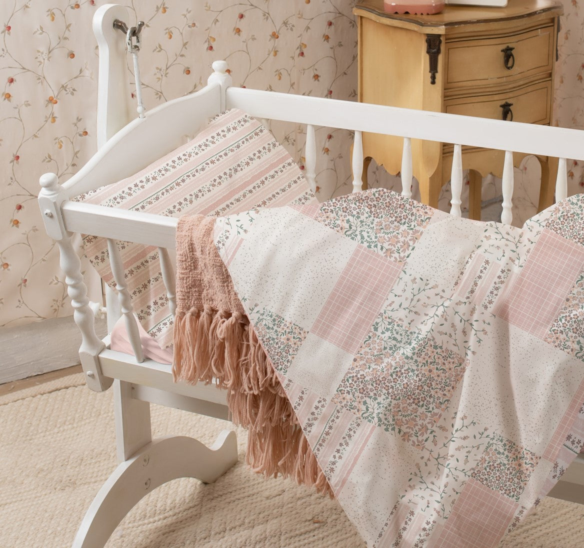 Petite Belle Flora Patchwork Crib Set- Pink/Grey