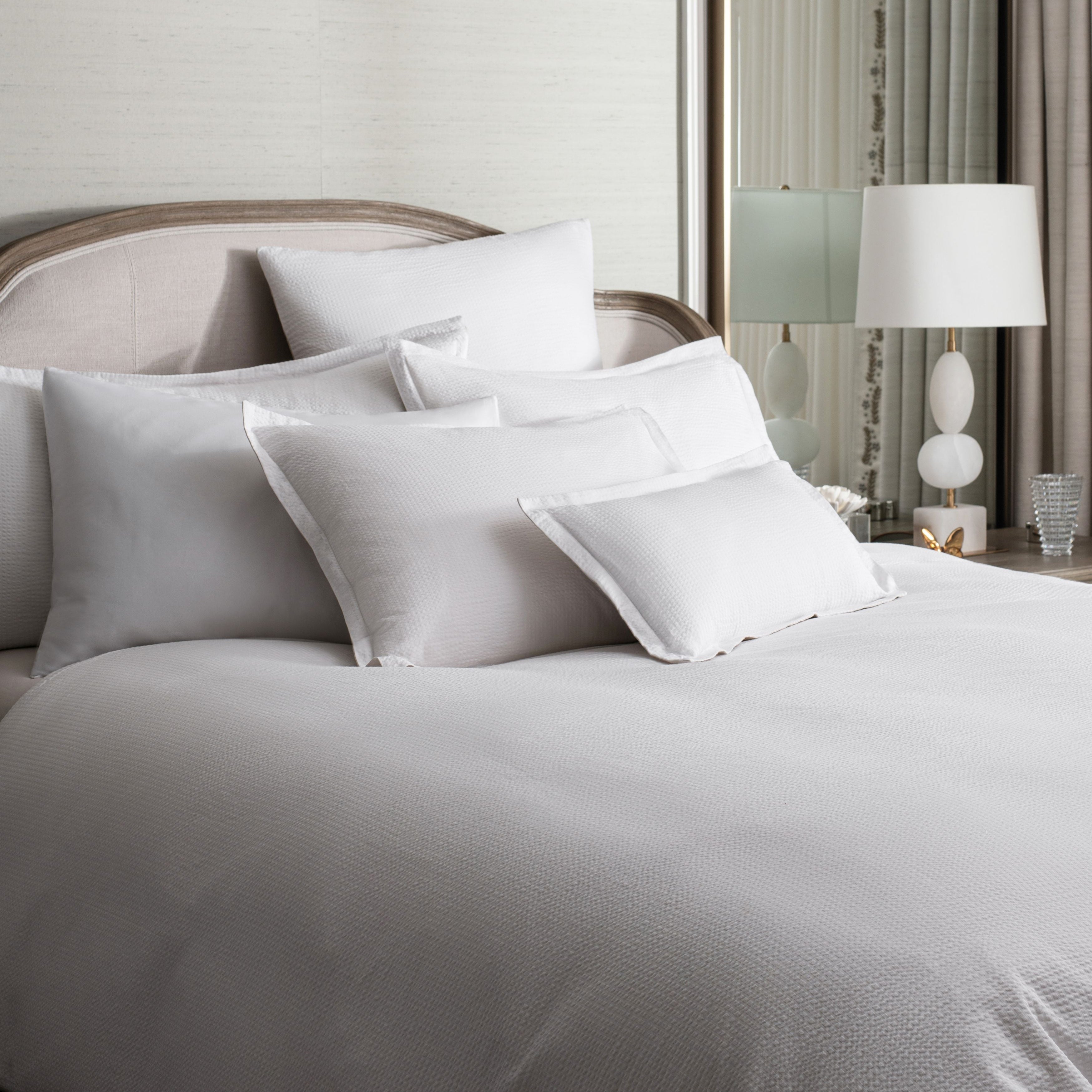 AVA Fine Linen Riviera Seersucker Duvet Set- White/White