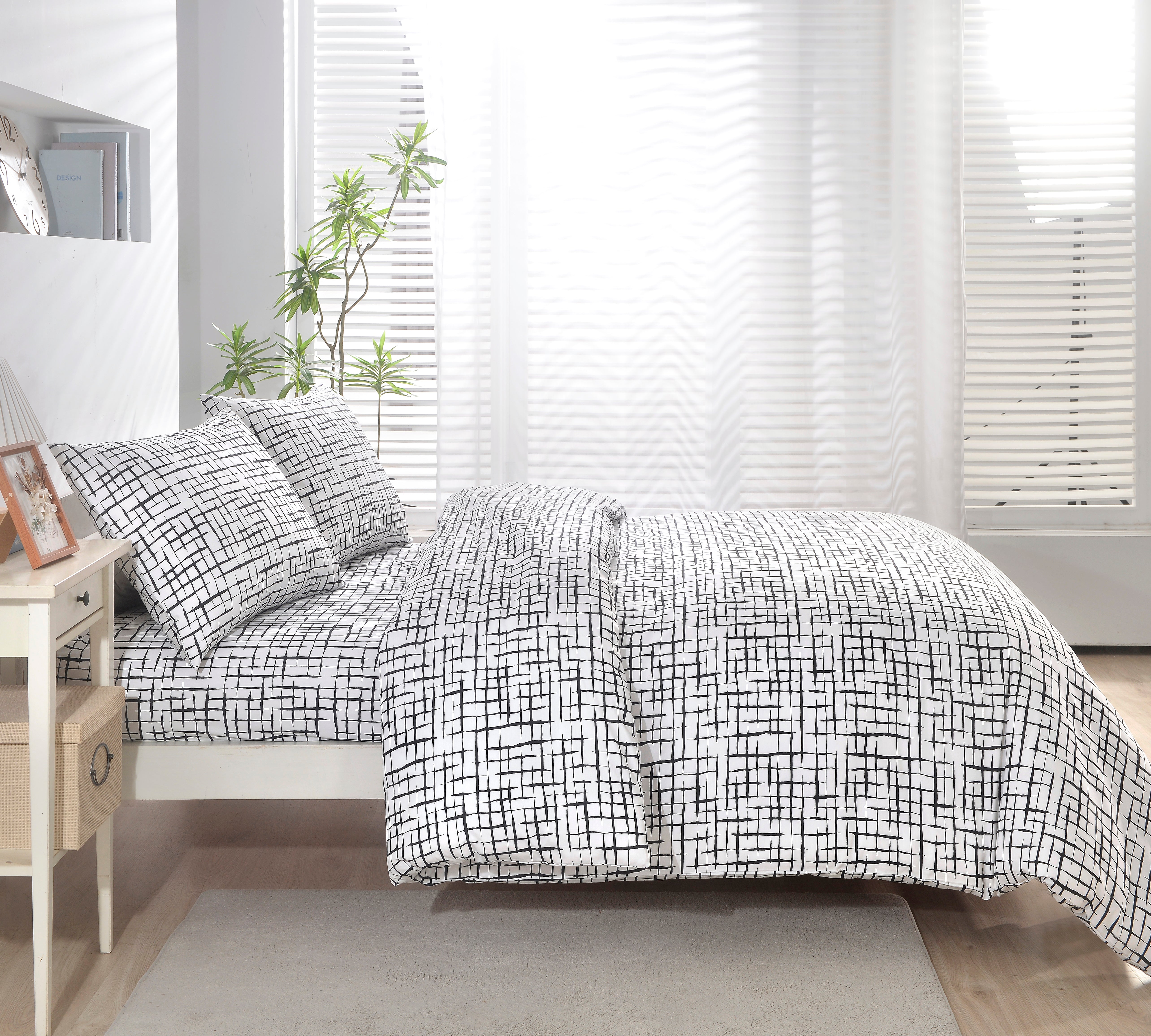 Aura Home Linear Duvet Set