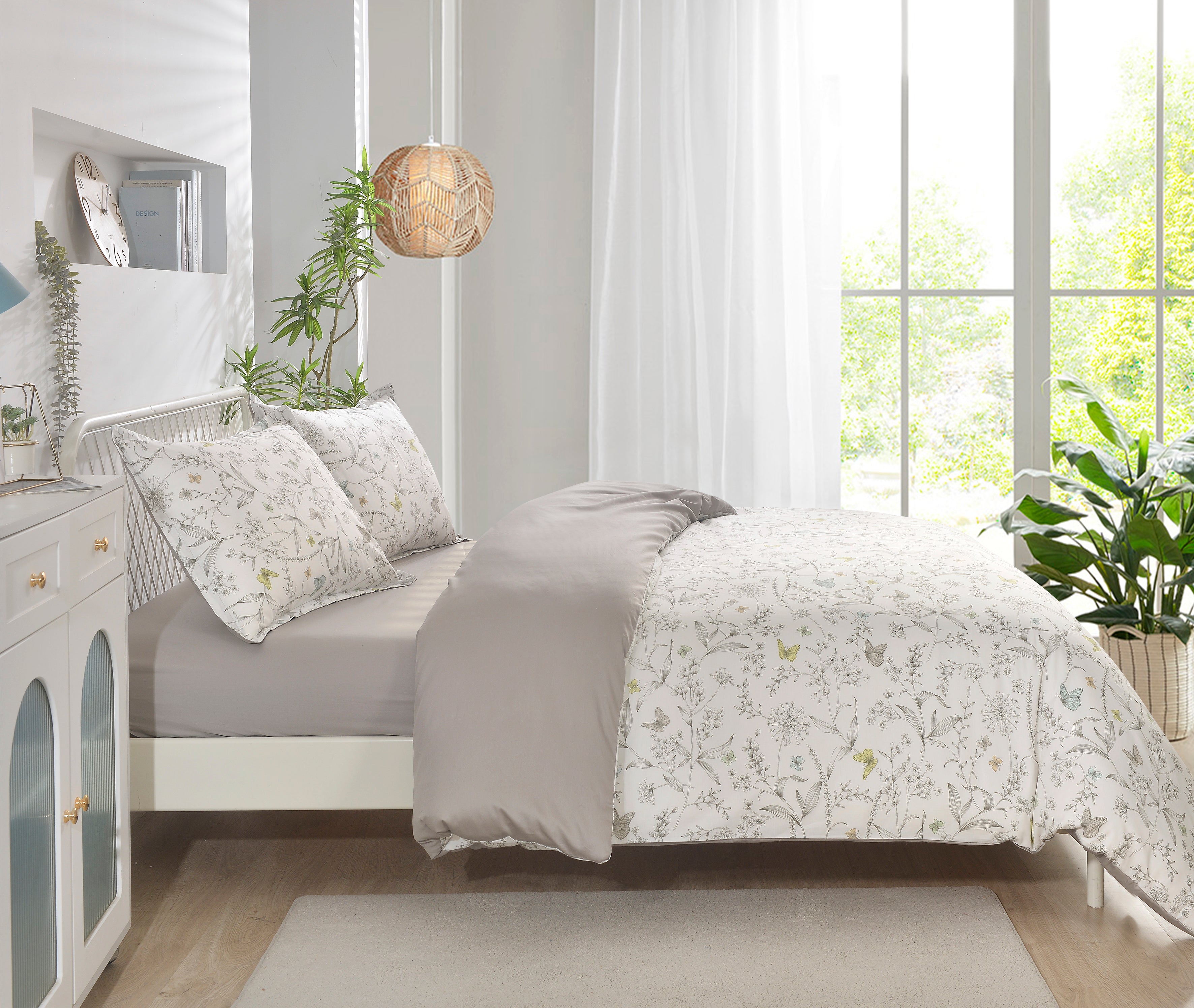 Aura & Belle White Butterfly Duvet Set