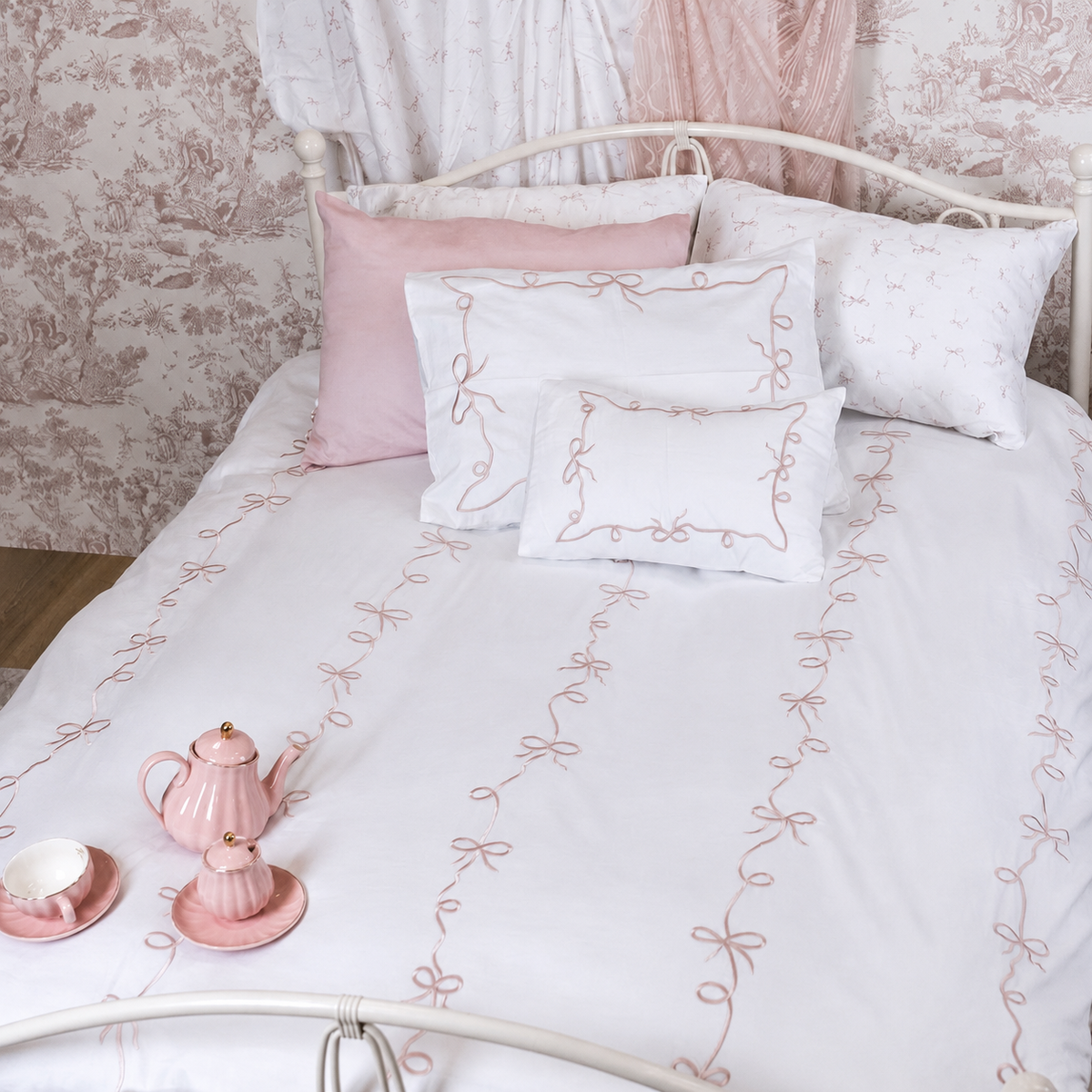 Petite Belle Lafayette Pink Lace Embroidered Duvet Set