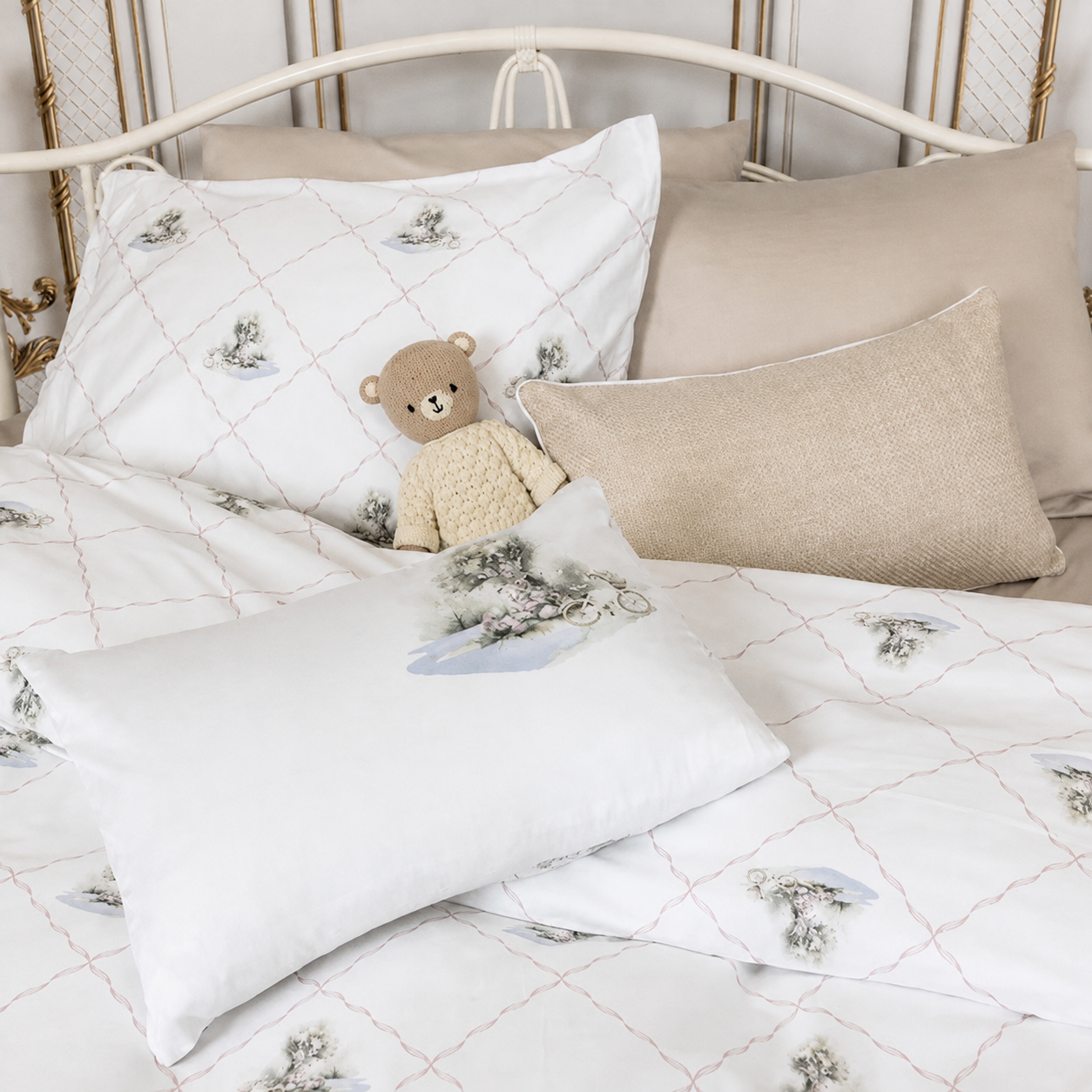 Teddy’s Tale bed with matching sheets and shams